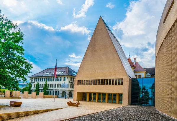 Vaduz, Lihtenştayn 'da yeni parlamento binası.