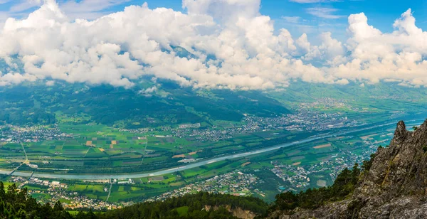 Furstensteig yürüyüş parkurundan Lihtenştayn 'ın hava görüntüsü.