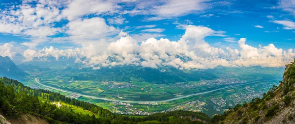 Furstensteig yürüyüş parkurundan Lihtenştayn 'ın hava görüntüsü.