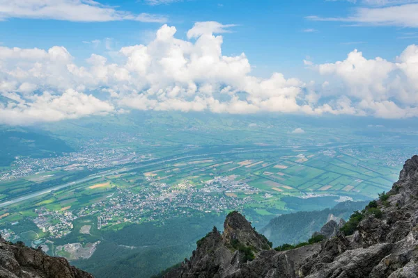 Furstensteig yürüyüş parkurundan Lihtenştayn 'ın hava görüntüsü.