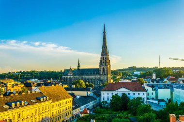 Linz cityscape ile yeni bir katedral, Avusturya