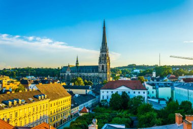 Linz cityscape ile yeni bir katedral, Avusturya