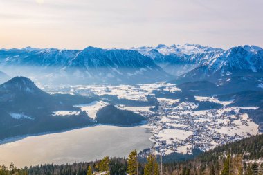 Avusturya 'da Bad Aussee yakınlarındaki Altausee' nin hava manzarası