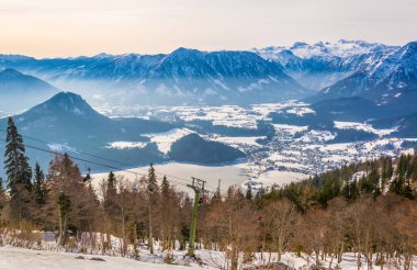 Avusturya 'da Bad Aussee yakınlarındaki Altausee' nin hava manzarası