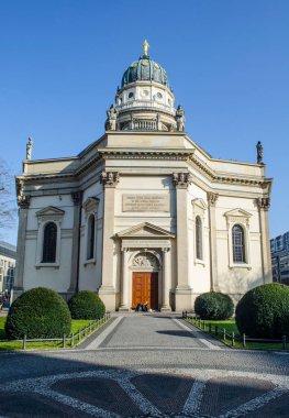 Alman krallığının detaylı görünümü - Berlin 'de cinsiyet ayrımı üzerine kurulu yeni bir kilise.