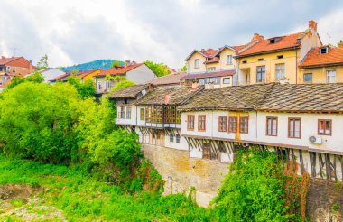 Truva 'da Beli Osam nehri boyunca geleneksel Bulgar evleri inşa edildi.