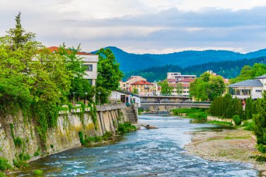 Truva 'da Beli Osam nehri boyunca geleneksel Bulgar evleri inşa edildi.