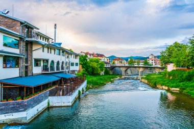 Truva 'da Beli Osam nehri boyunca geleneksel Bulgar evleri inşa edildi.