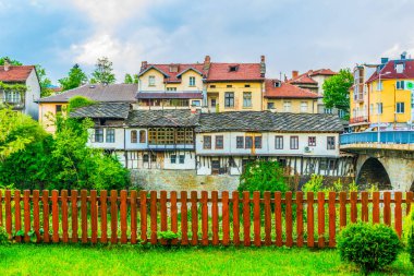 Truva 'da Beli Osam nehri boyunca geleneksel Bulgar evleri inşa edildi.