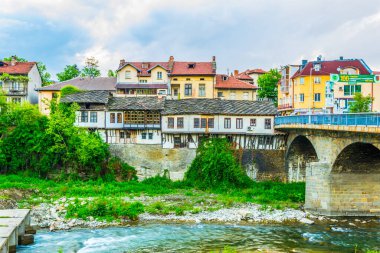 Truva 'da Beli Osam nehri boyunca geleneksel Bulgar evleri inşa edildi.