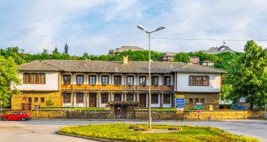 Eski Lovech kasabasında bulunan geleneksel Bulgar evleri