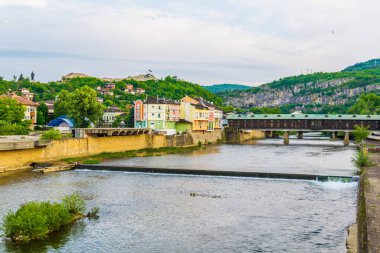 Bulgaristan'da Lofça osam Nehri şehirde ahşap köprü kapalı