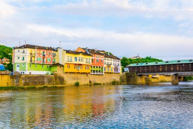 Bulgaristan'da Lofça osam Nehri şehirde ahşap köprü kapalı