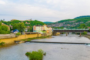Bulgaristan'da Lofça osam Nehri şehirde ahşap köprü kapalı