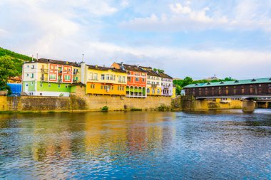 Bulgaristan'da Lofça osam Nehri şehirde ahşap köprü kapalı