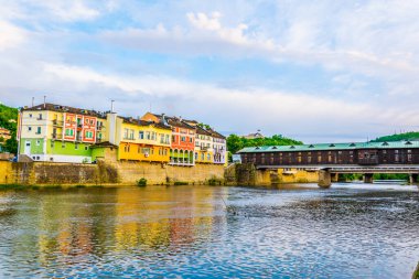 Bulgaristan'da Lofça osam Nehri şehirde ahşap köprü kapalı