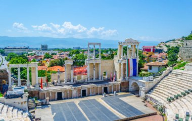 Bulgar kenti Plovdi 'de antik bir tiyatro manzarası