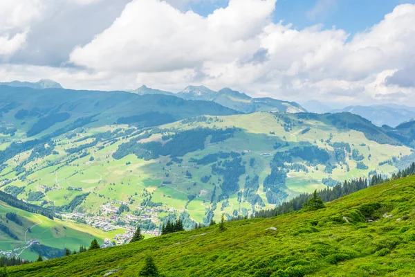 Вигляд Знаменитий Пішохідний Маршрут Pinzgauer Spaziergang Альпійських Альпах Поблизу Зелл — стокове фото