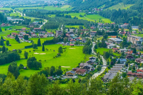 Avusturya şehrinin hava görüntüsü Kötü Gastein