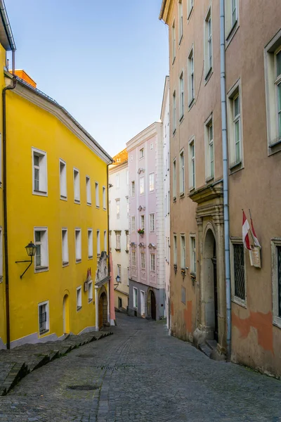 View Narrow Street Historical Center Austrian City Linz — Stock Photo, Image