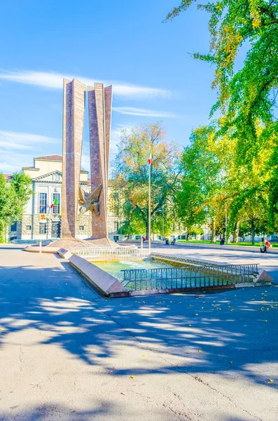 Bergamo, Ital 'da Piazzale degli Alpini