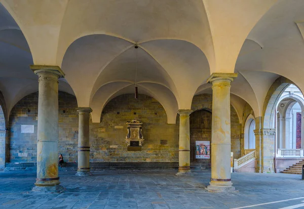 View Portico Front Palazzo Della Ragione Bergamo Ital —  Fotos de Stock