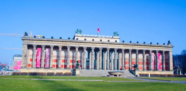 アルテス博物館の建物の眺め ベルリンの古い博物館は有名な博物館島に位置しています — ストック写真