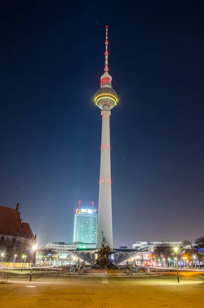Night View Fernsehturm Neptun Fountain Berlin — стоковое фото