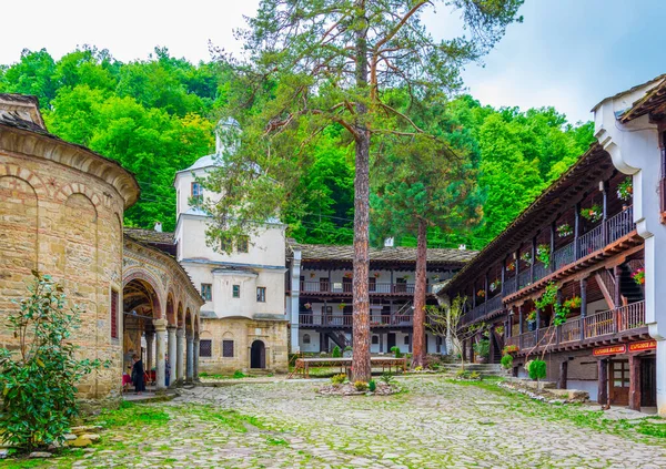 Vista Patio Interior Del Famoso Monasterio Troyano Bulgaria — Foto de Stock