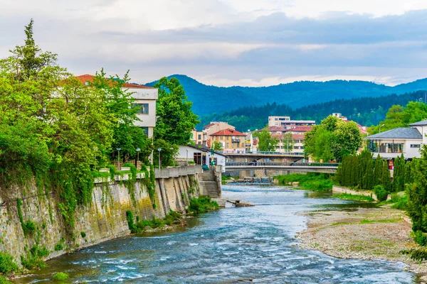 Truva 'da Beli Osam nehri boyunca geleneksel Bulgar evleri inşa edildi.