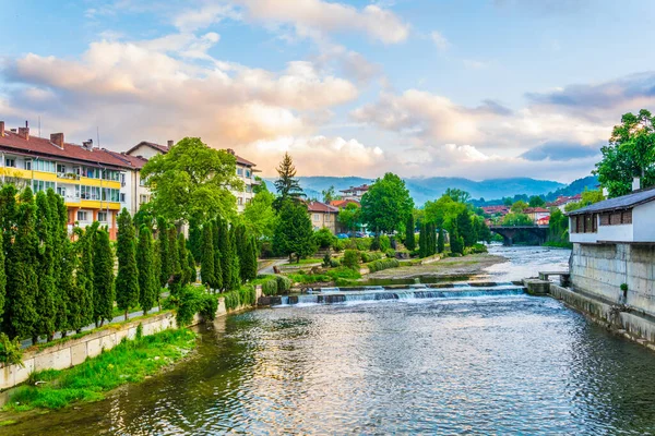 Truva 'da Beli Osam nehri boyunca geleneksel Bulgar evleri inşa edildi.