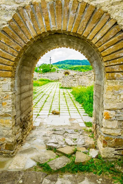 Bulgaristan 'daki Lovech kalesinin manzarası