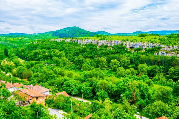 Bulgaristan 'ın Lovech çevresindeki Gren tepelerinin manzarası