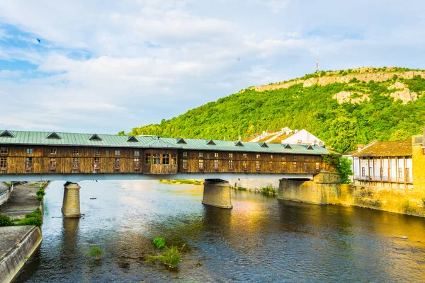 Bulgaristan'da Lofça osam Nehri şehirde ahşap köprü kapalı