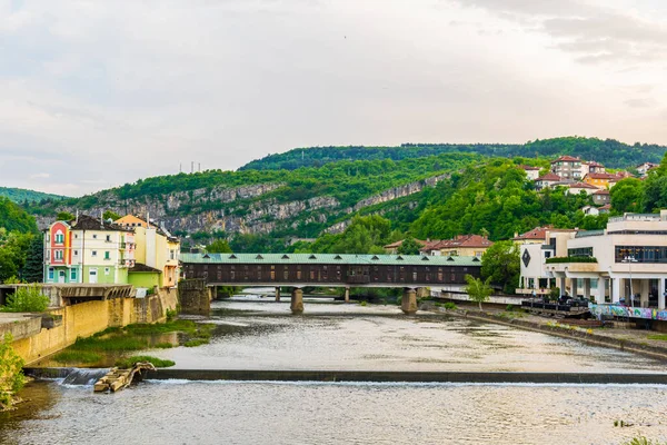 Bulgaristan'da Lofça osam Nehri şehirde ahşap köprü kapalı