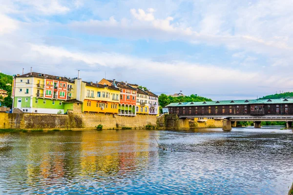 Bulgaristan'da Lofça osam Nehri şehirde ahşap köprü kapalı