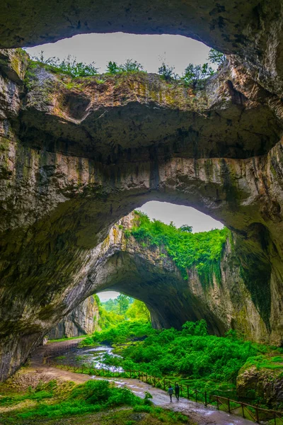 Bulgaristan 'daki Devetashka mağarası, Lovech yakınlarında.