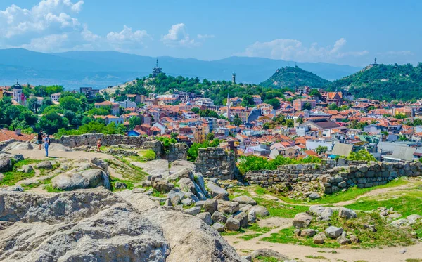 Bulgaristan 'da Filibe' nin bir kale harabesinin arkasındaki manzarası