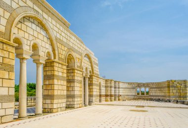 Bulgaristan 'ın ilk başkenti Pliska' daki katedralin yıkıntılarının ayrıntıları