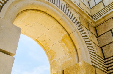 Bulgaristan 'ın ilk başkenti Pliska' daki katedralin yıkıntılarının ayrıntıları