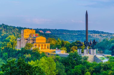 Sunset view of the State Art Gallery Boris Denev and the asenovtsi memorial in city of Veliko Tarnovo, Bulgari