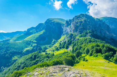 Raisko Praskalo Şelalesi Balkanlar 'ın orta kesimindeki Bulgari Milli Parkı' nda.