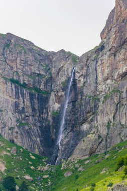 Raisko Praskalo Şelalesi Balkanlar 'ın orta kesimindeki Bulgari Milli Parkı' nda.