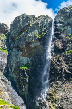 Raisko Praskalo Şelalesi Balkanlar 'ın orta kesimindeki Bulgari Milli Parkı' nda.