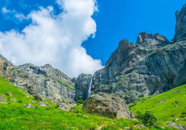 Raisko Praskalo Şelalesi Balkanlar 'ın orta kesimindeki Bulgari Milli Parkı' nda.