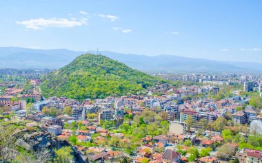 Eski kasabası ve antik Roma 'dan yadigârlarıyla ünlü Bulgar şehir plövdiv' inin havadan görünüşü. Kültürel mirası nedeniyle 2017 Avrupa kültür başkenti oldu..