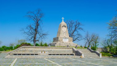 statue of soviet soldier situated on the top of bunarjik hill in bulgarian city plovdiv is called alyosha.