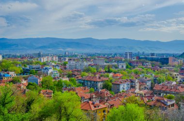 Eski kasabası ve antik Roma 'dan yadigârlarıyla ünlü Bulgar şehir plövdiv' inin havadan görünüşü. Kültürel mirası nedeniyle 2017 Avrupa kültür başkenti oldu..