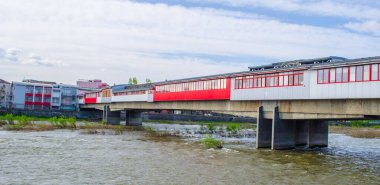 Plovdiv ile kaplı köprü, yaya alanı ve alışveriş bölgesini birleştiriyor..