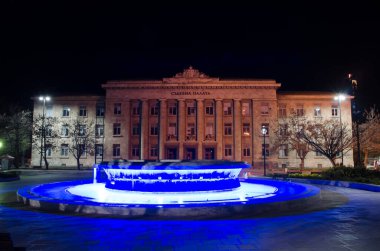 İspanya 'da adaletin aydınlanmış binasının gece görüşü - hile.